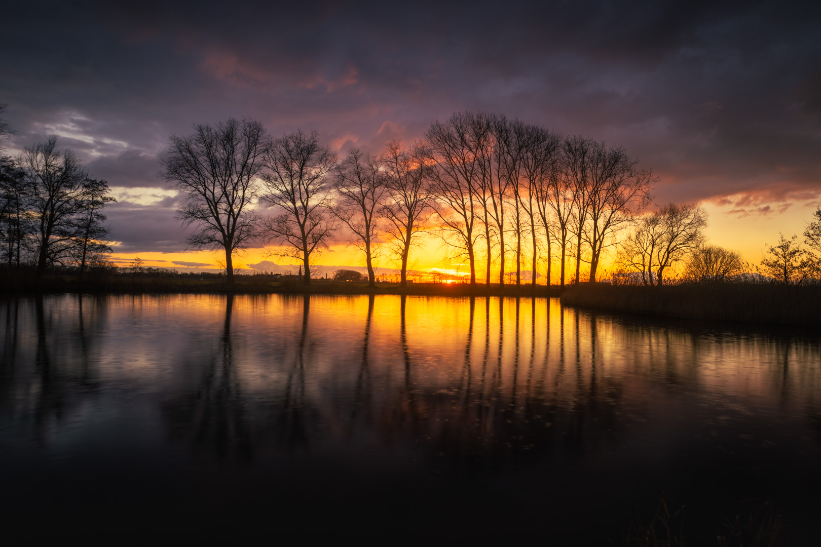 Gouden zonsondergang boven de Elshoutse Wiel